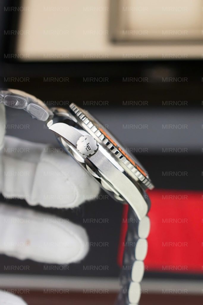 Dong-Ho-Omega-Seamaster-Planet-Ocean-Replica-11-Day-Kim-Loai-43-6-683x1024.jpg