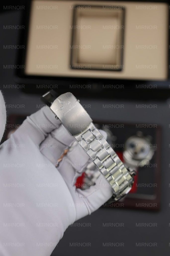 Dong-Ho-Omega-Speedmaster-Racing-Chronograph-Replica-Cao-Cap-Mat-Xanh-Duong-40mm-2-683x1024.jpg