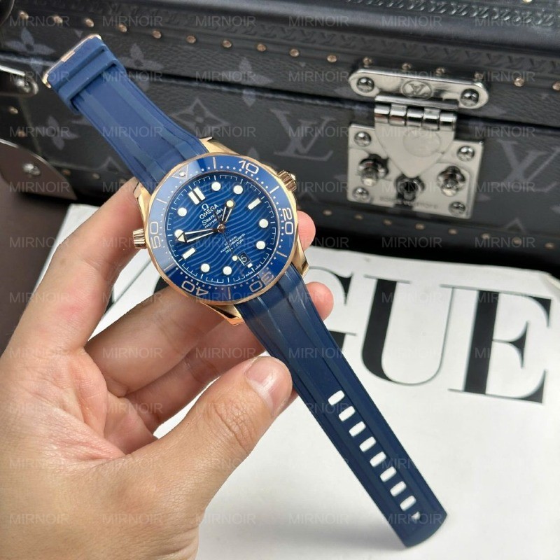 Dong-Ho-Omega-Seamaster-Diver-300M-Replica-Cao-Cap-Mau-Xanh-Duong-Xuong-VS-42mm-2-1024x1024.jpg