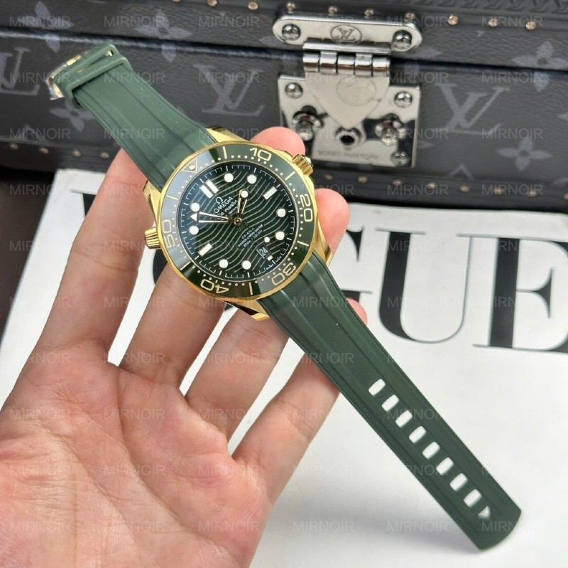 Dong-Ho-Omega-Seamaster-Diver-300M-Replica-Cao-Cap-Mau-Xanh-La-Cay-Xuong-VS-42mm-5-1024x1024.jpg