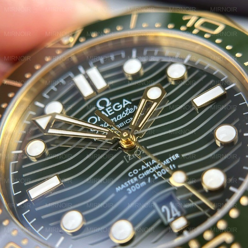 Dong-Ho-Omega-Seamaster-Diver-300M-Replica-Cao-Cap-Mau-Xanh-La-Cay-Xuong-VS-42mm-8-1024x1024.jpg