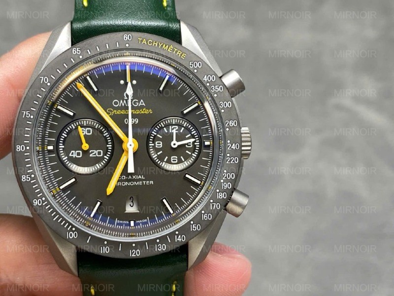 Dong-Ho-Che-Tac-Omega-Speedmaster-Grey-Side-of-the-Moon-Porsche-Club-of-America-Edition-Rep-11-44mm-1-1024x768.jpg