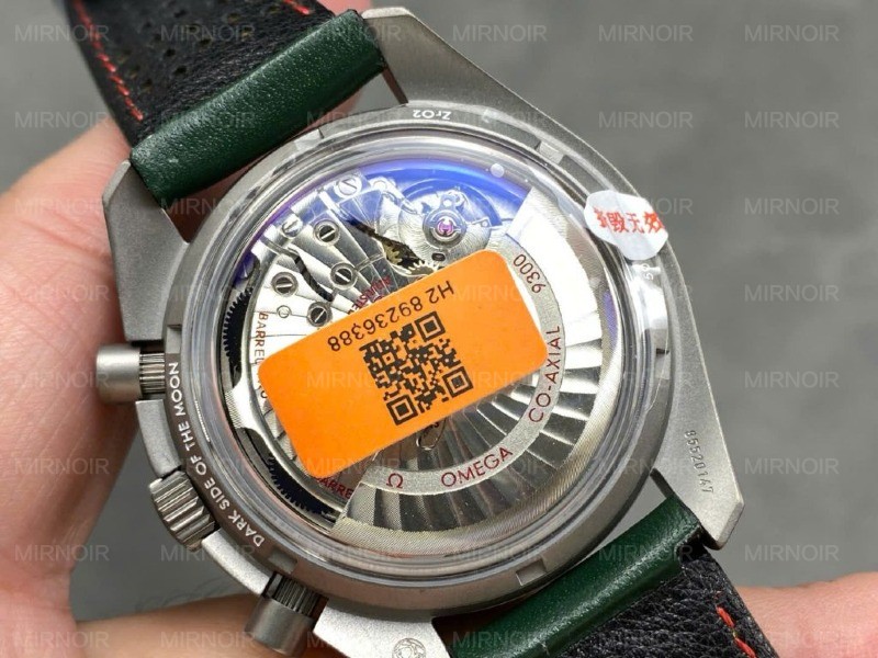 Dong-Ho-Che-Tac-Omega-Speedmaster-Grey-Side-of-the-Moon-Porsche-Club-of-America-Edition-Rep-11-44mm-4-1024x768.jpg