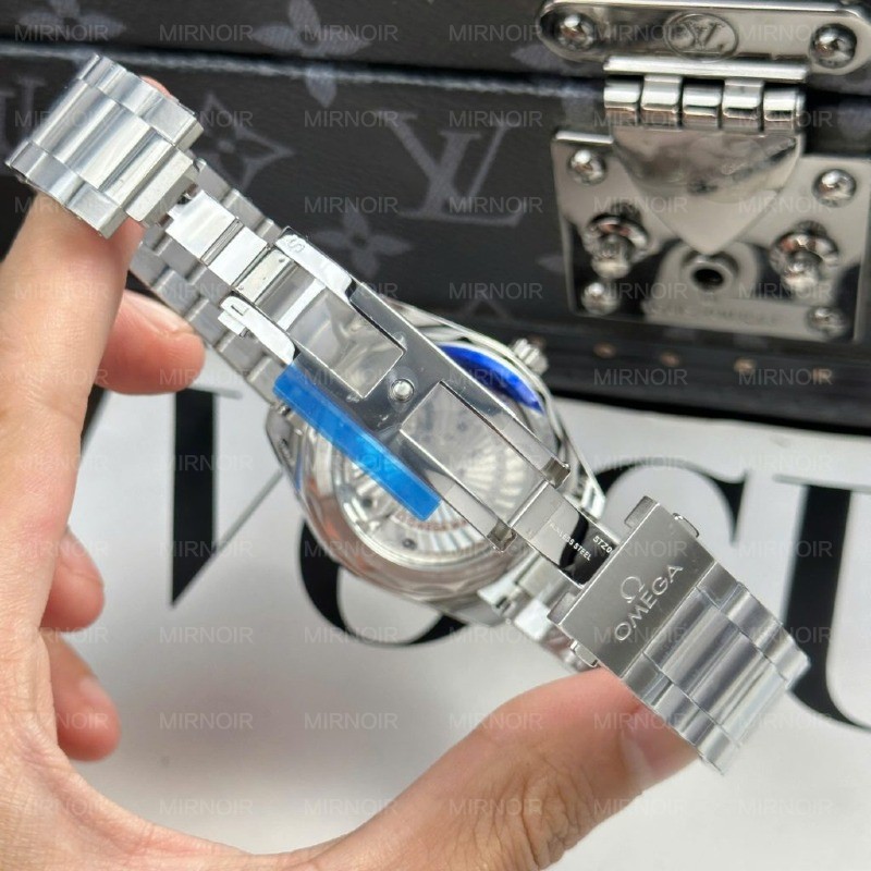 Dong-Ho-Omega-Seamaster-Co-Axial-Replica-11-Mat-Xanh-Blue-Nha-May-VS-41mm-10-1024x1024.jpg