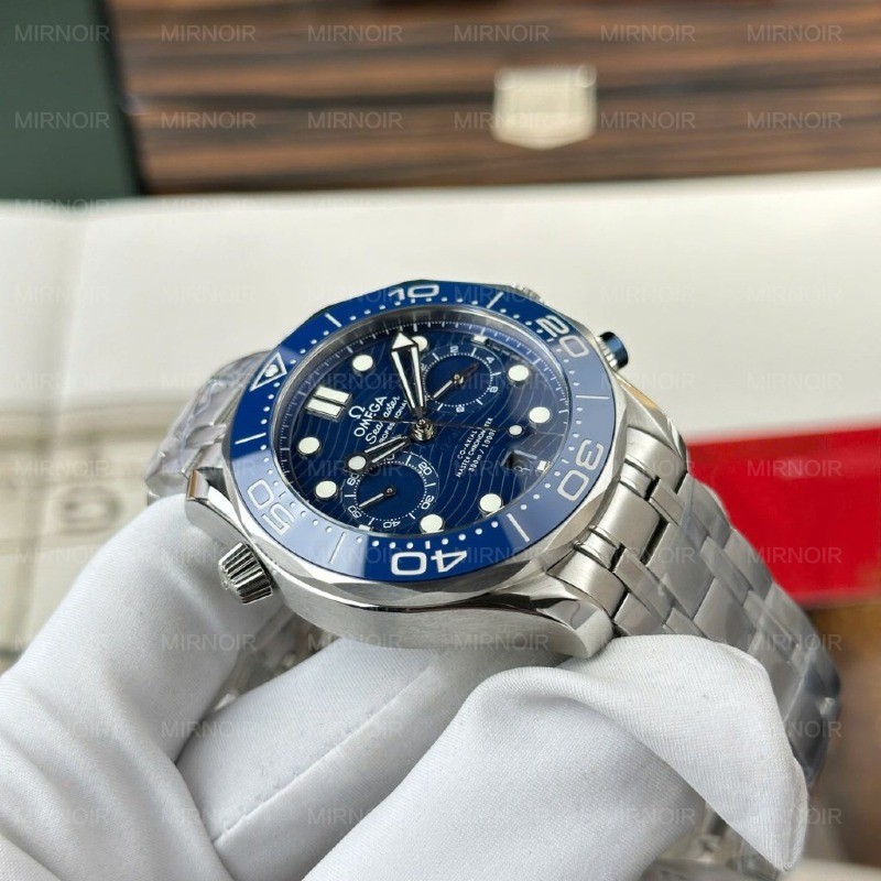 Dong-Ho-Omega-Replica-11-Seamaster-Diver-300M-Chronograph-Mat-Xanh-Blue-N1-Factory-44mm-1.jpg