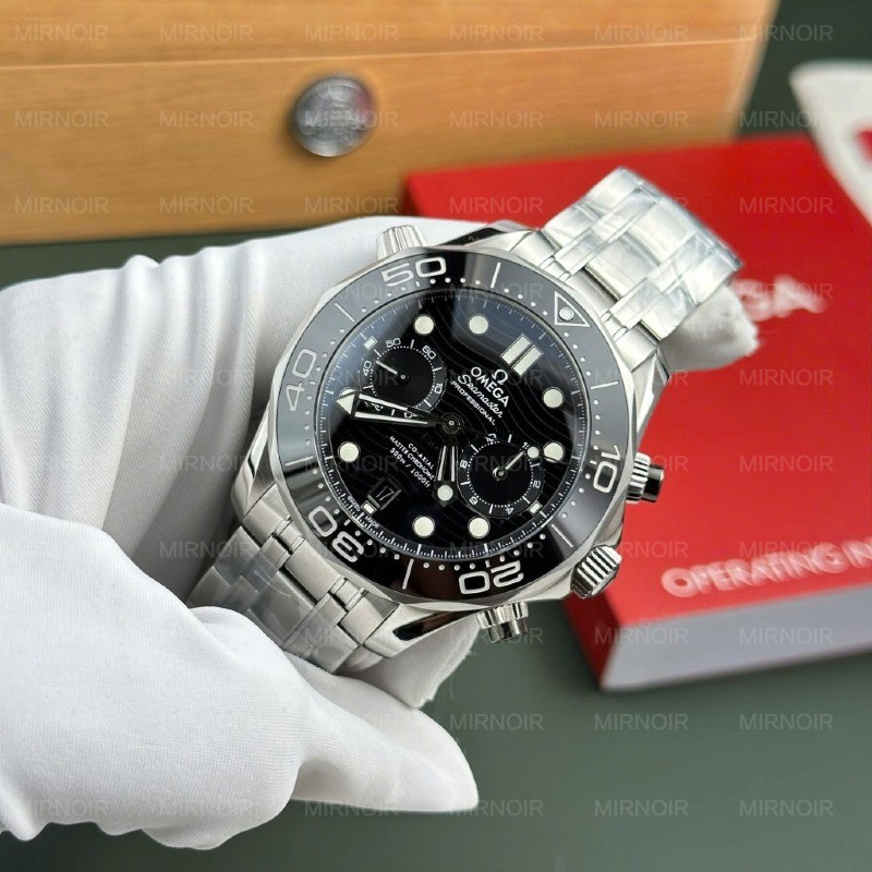 Dong-Ho-Omega-Replica-11-Seamaster-Diver-300M-Chronograph-Mat-Den-Nha-May-N1-44mm-8.jpg