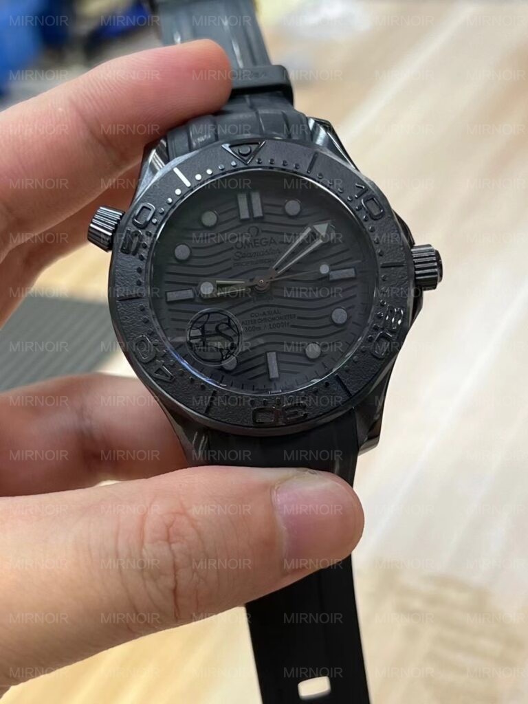 Dong-Ho-Omega-Seamaster-Vo-Gom-Den-Day-Cao-Su-VS-Factory-42mm-3.jpg