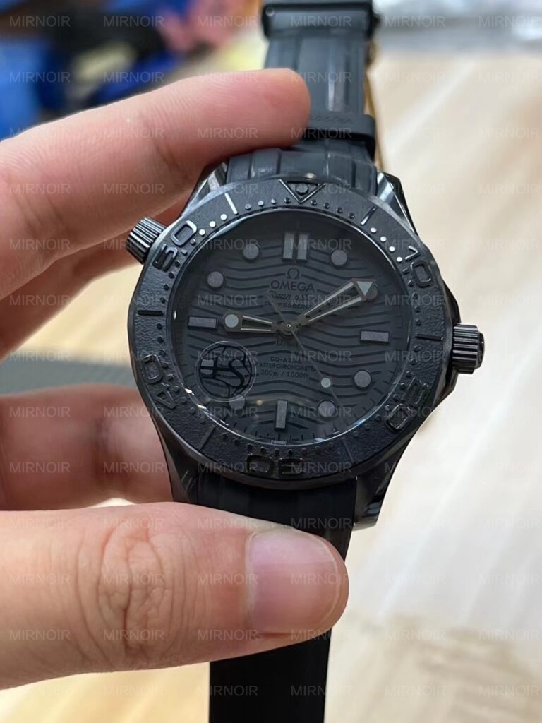 Dong-Ho-Omega-Seamaster-Vo-Gom-Den-Day-Cao-Su-VS-Factory-42mm-5.jpg
