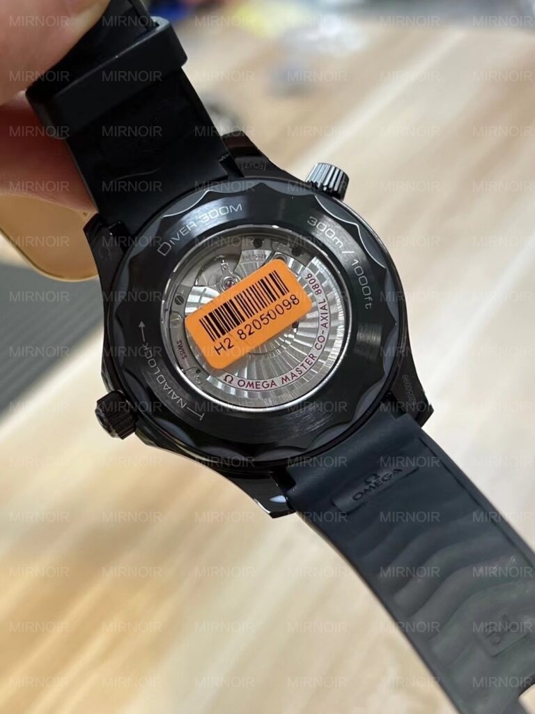Dong-Ho-Omega-Seamaster-Vo-Gom-Den-Day-Cao-Su-VS-Factory-42mm-6.jpg