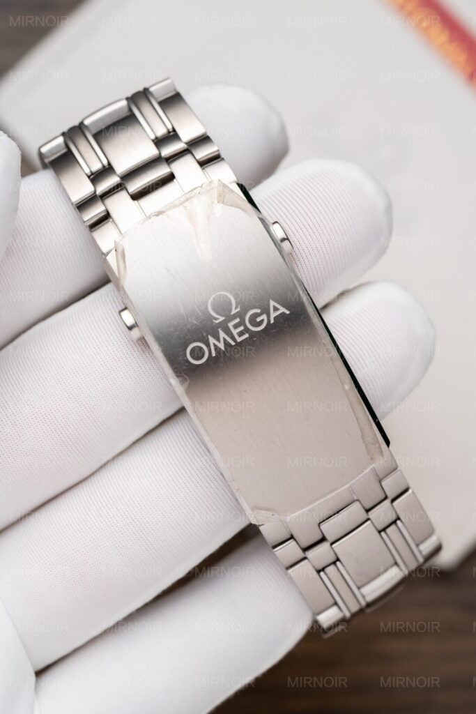 Dong-Ho-Omega-Seamaster-007-Replica-11-Nha-May-VS-Mat-Blue-41mm-8-683x1024.jpg