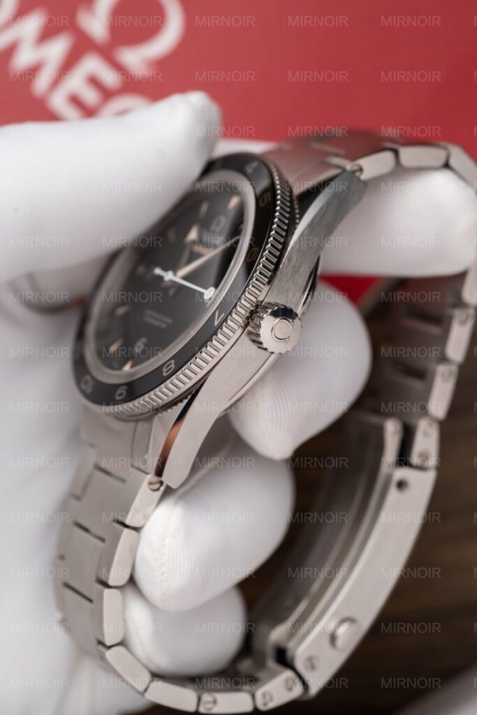 Dong-Ho-Omega-Seamaster-007-Replica-11-Nha-May-VS-Mat-Den-41mm-4-683x1024.jpg
