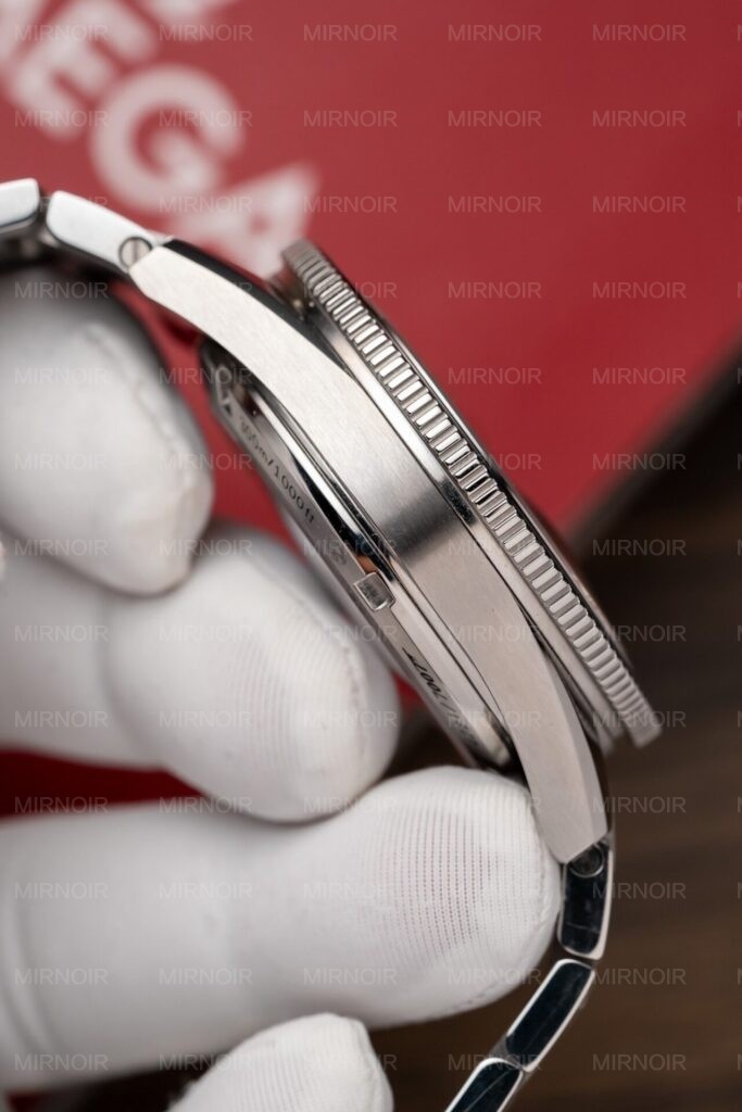Dong-Ho-Omega-Seamaster-007-Replica-11-Nha-May-VS-Mat-Den-41mm-5-683x1024.jpg