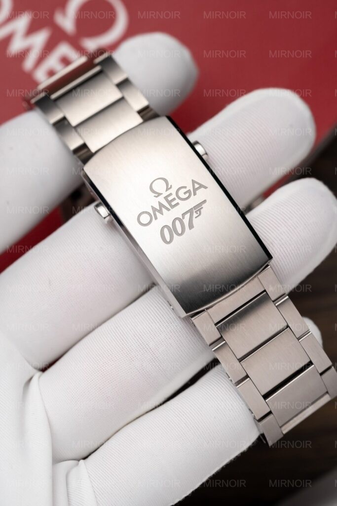 Dong-Ho-Omega-Seamaster-007-Replica-11-Nha-May-VS-Mat-Den-41mm-6-683x1024.jpg