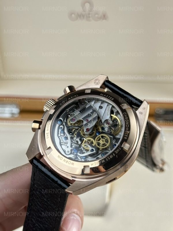 Dong-Ho-Omega-SpeedMaster-MoonWatch-Che-Tac-Mat-Den-Nha-May-RM-44mm-3.jpg