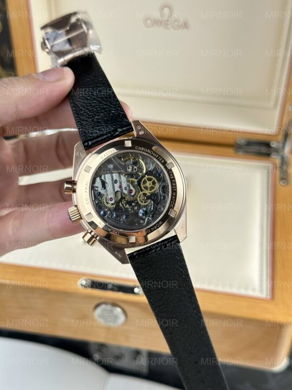 Dong-Ho-Omega-SpeedMaster-MoonWatch-Che-Tac-Mat-Den-Nha-May-RM-44mm-4.jpg