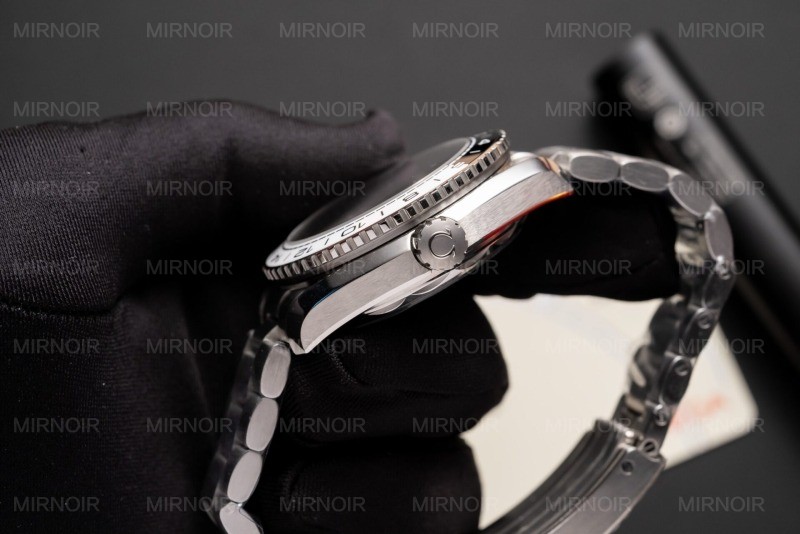 Dong-Ho-Omega-Seamaster-Planet-Ocean-600m-Replica-11-3-scaled.jpg