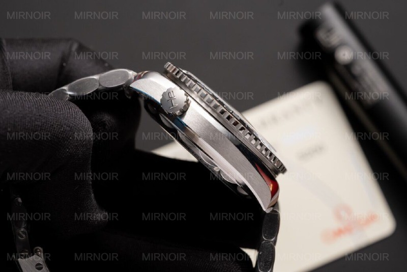 Dong-Ho-Omega-Seamaster-Planet-Ocean-600m-Replica-11-6-1024x683.jpg
