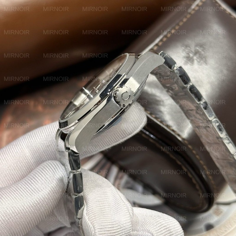 Dong-Ho-Omega-Seamaster-Replica-11-Mat-Xanh-Soc-VSF-5-1024x1024.jpg