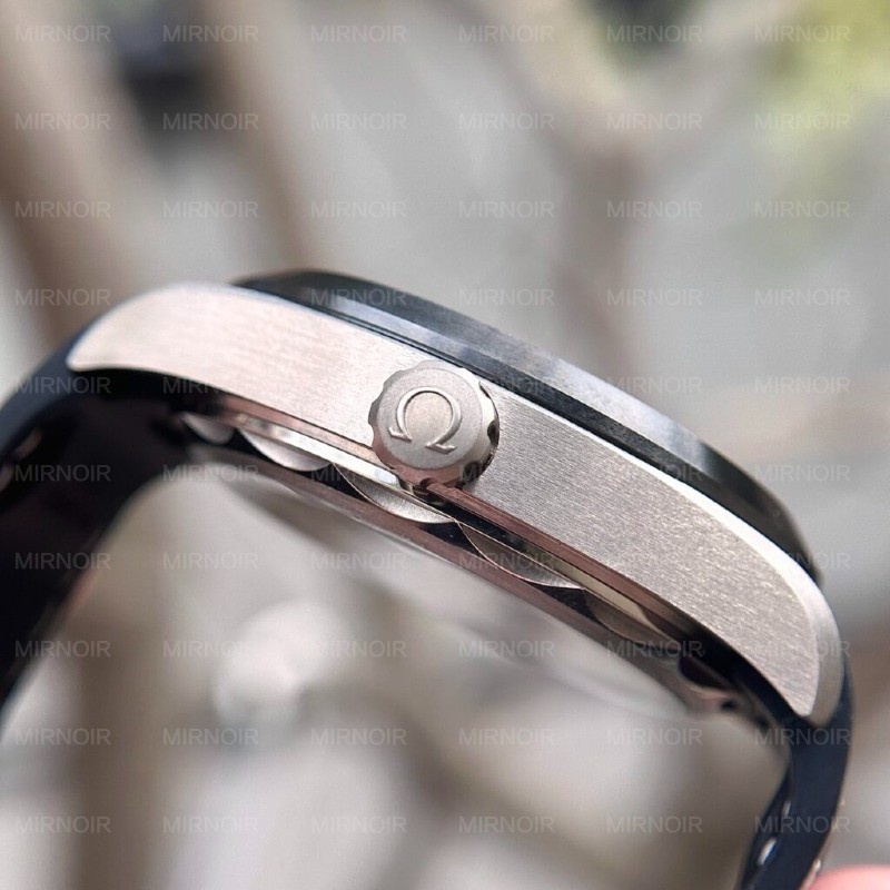 Dong-Ho-Omega-Aqua-Terra-Worldtimer-Replica-11-Thuy-Sy-VS-Factory-43mm-6-1024x1024.jpg