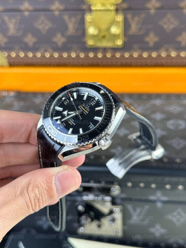 Dong-Ho-Omega-Seamaster-Planet-Ocean-Replica-11-Nha-May-VS-6-768x1024.jpg