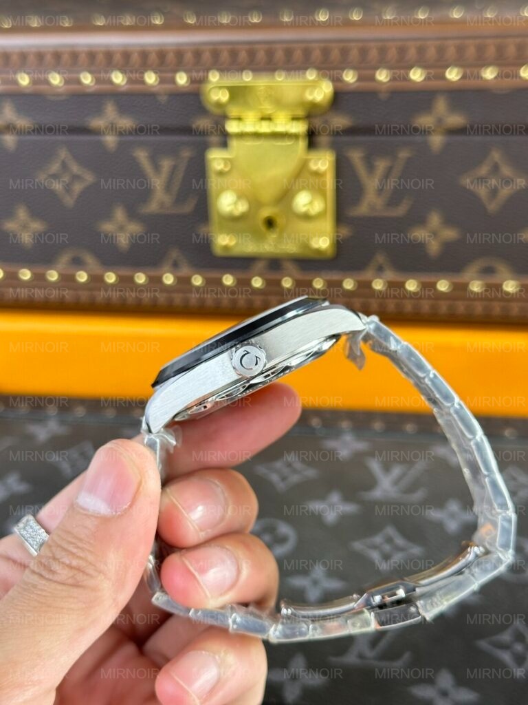 Dong-Ho-Omega-Seamaster-Aqua-Terra-Replica-Cao-Cap-Nhat-43mm-5-768x1024.jpg