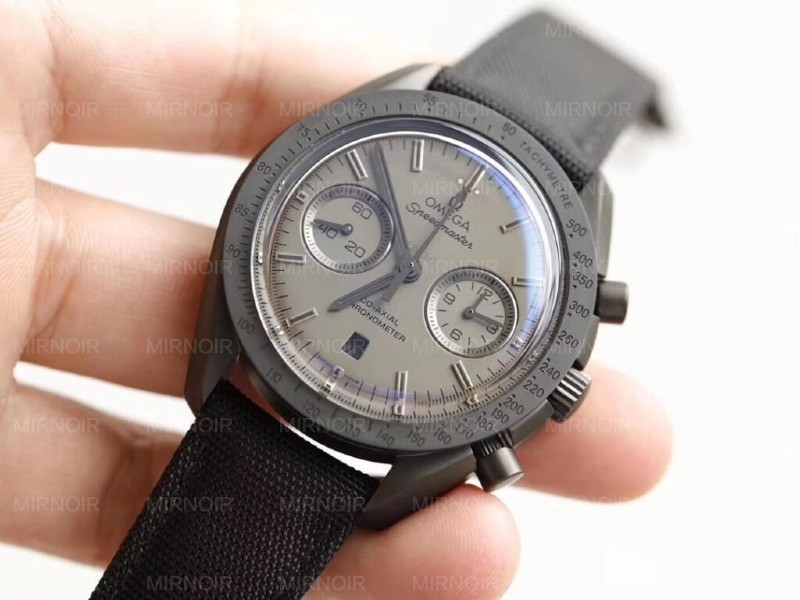 Dong-Ho-Omega-Speedmaster-Replica-11-Mau-Den-Vo-Gom-OM-44mm-1.jpg