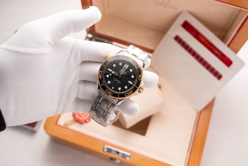 Dong-Ho-Omega-Seamaster-Replica-11-VS-Factory-Demi-Gold-3-1024x683.jpg