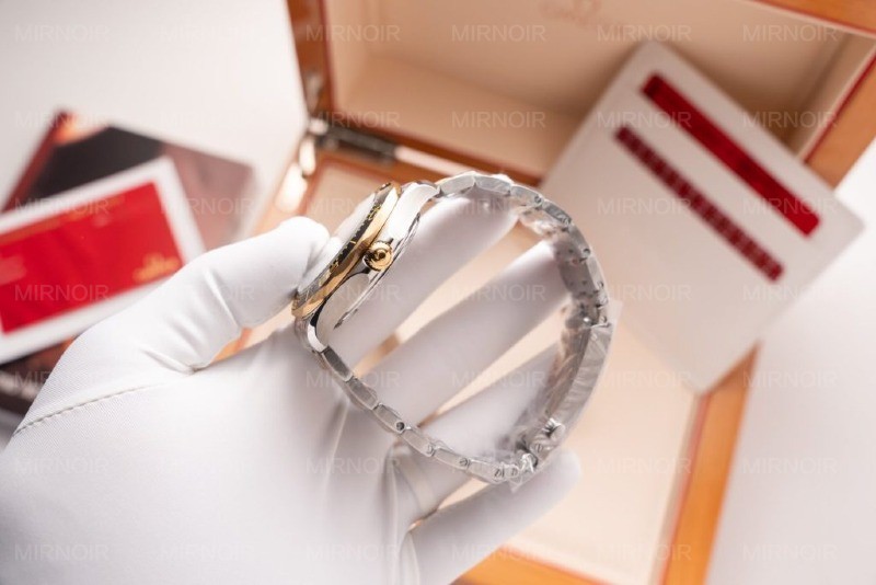 Dong-Ho-Omega-Seamaster-Replica-11-VS-Factory-Demi-Gold-5-1024x683.jpg