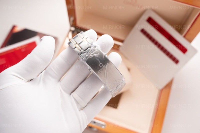 Dong-Ho-Omega-Seamaster-Replica-11-VS-Factory-Demi-Gold-7-1024x683.jpg