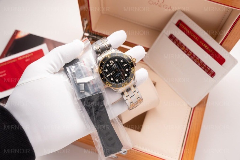 Dong-Ho-Omega-Seamaster-Replica-11-VS-Factory-Demi-Gold-8-1024x683.jpg