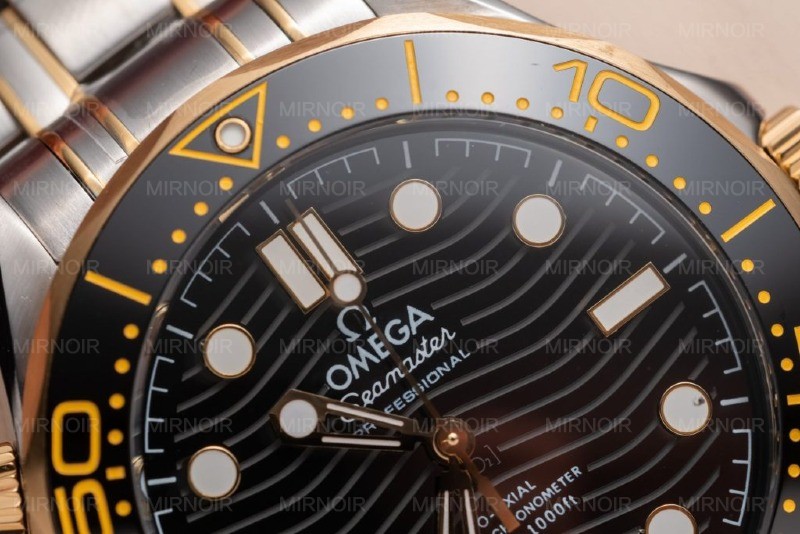 Dong-Ho-Omega-Seamaster-Replica-11-VS-Factory-Demi-Gold-9-1024x683.jpg