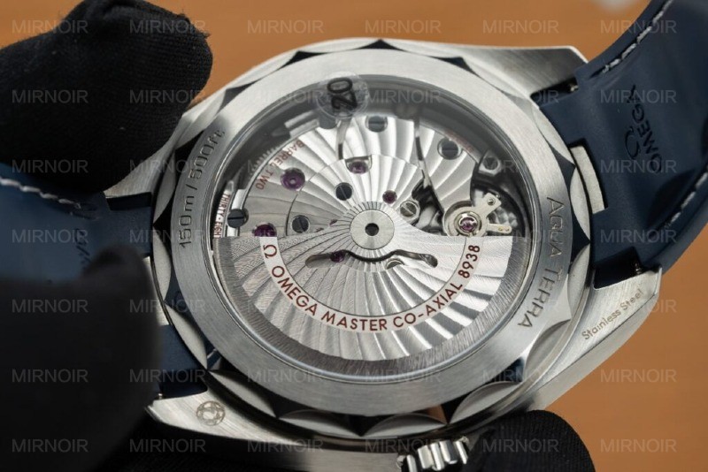 Dong-Ho-Omega-Seamaster-Aqua-Terra-Ban-Do-Day-Cao-Su-2.jpg