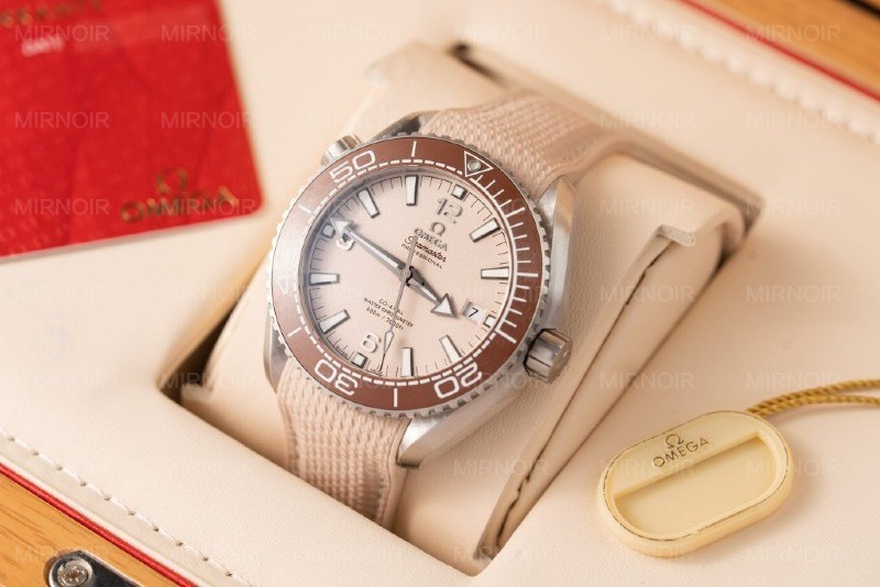 Dong-Ho-Omega-Planet-Ocean-600M-Replica-Cao-Cap-Nha-May-VS-2.jpg