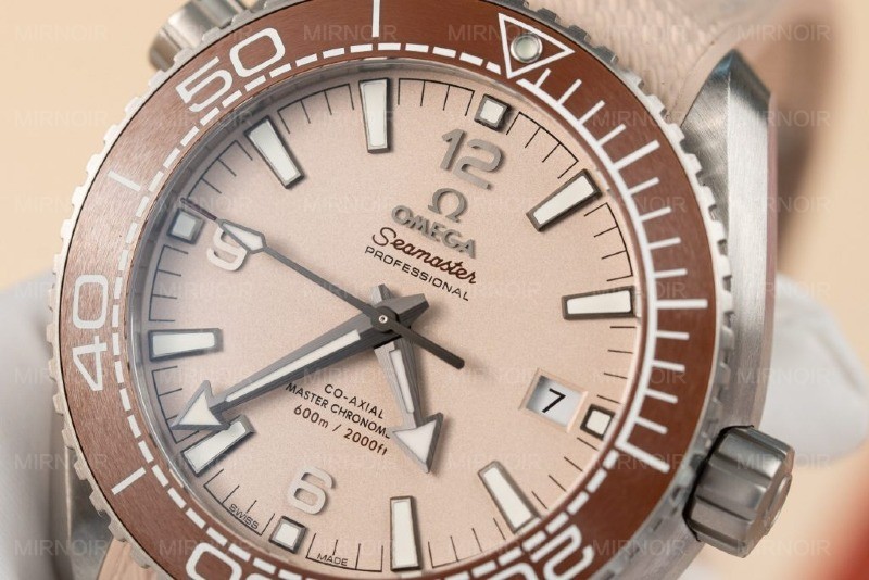 Dong-Ho-Omega-Planet-Ocean-600M-Replica-Cao-Cap-Nha-May-VS-5.jpg