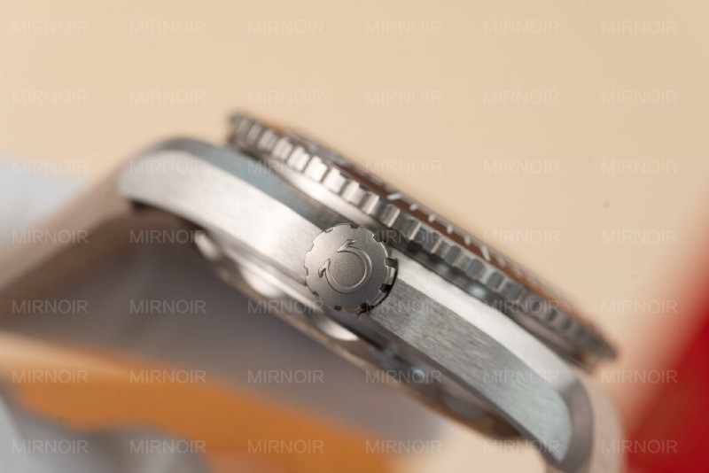 Dong-Ho-Omega-Planet-Ocean-600M-Replica-Cao-Cap-Nha-May-VS-6.jpg