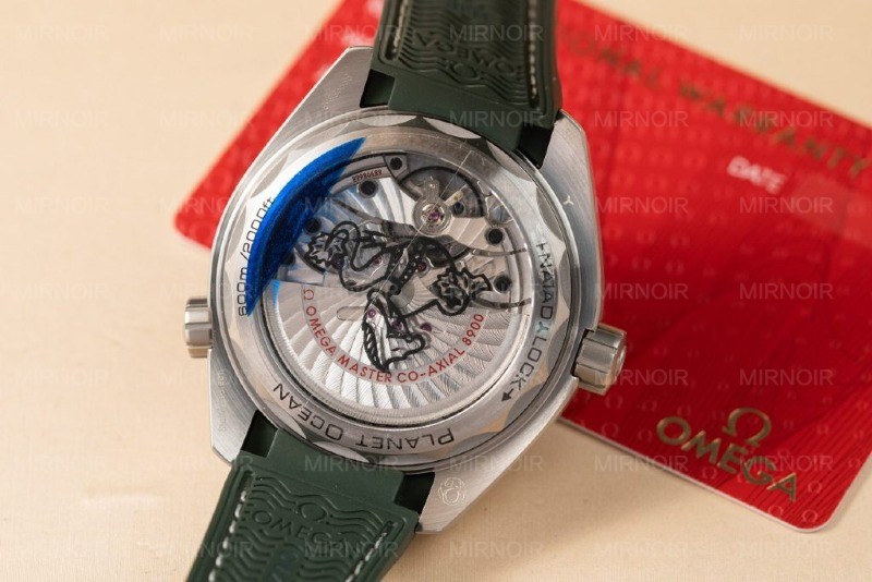 Dong-Ho-Omega-Planet-Ocean-600M-Mat-Xam-Rep-11-Nha-May-VS-7.jpg