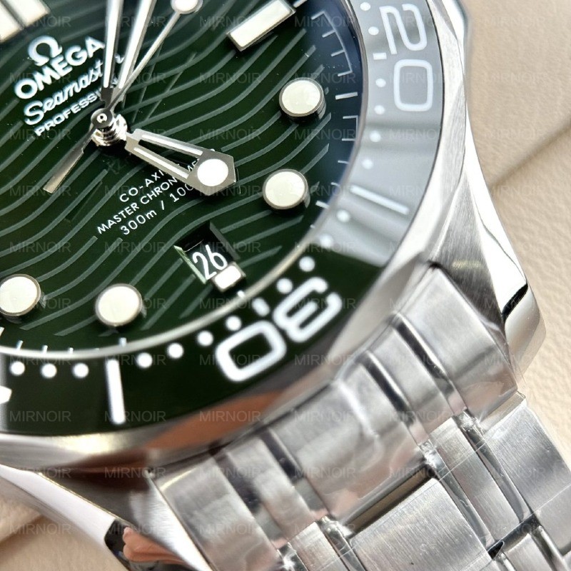 Dong-Ho-Omega-Che-Tac-Seamaster-Diver-300M-Mau-Xanh-La-Cay-VS-Factory-42mm-5-1024x1024.jpg