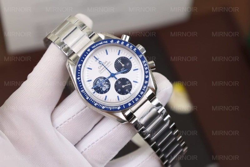 Dong-Ho-Omega-Speedmaster-Snoopy-Avard-Replica-11-N1-Factory-42mm-3-1024x683.jpg