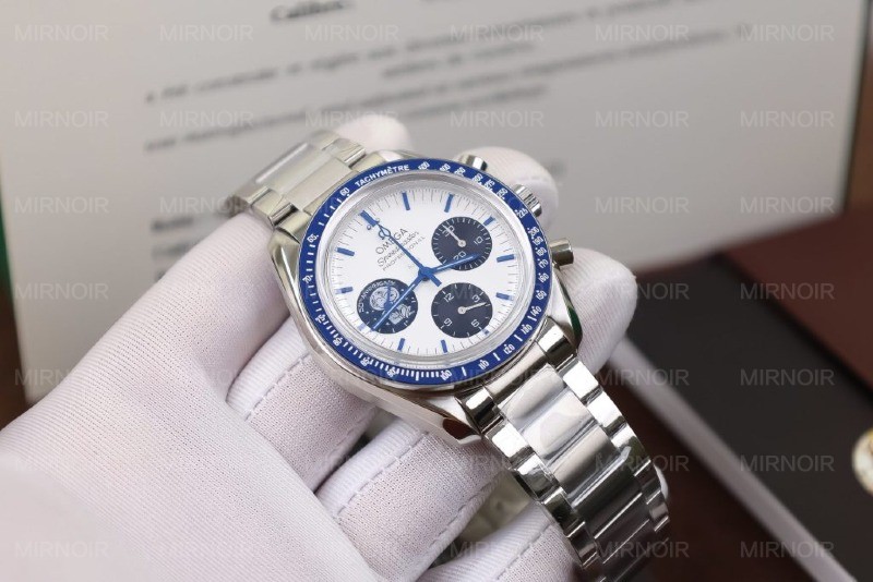 Dong-Ho-Omega-Speedmaster-Snoopy-Avard-Replica-11-N1-Factory-42mm-5-1024x683.jpg