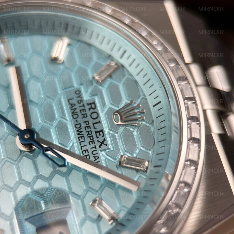 Dong-Ho-Rolex-Land-Dweller-127236-Rep-11-Mat-Xanh-Bang-Hoa-Tiet-To-Ong-Dinh-Da-Baguette-36mm-8.jpg