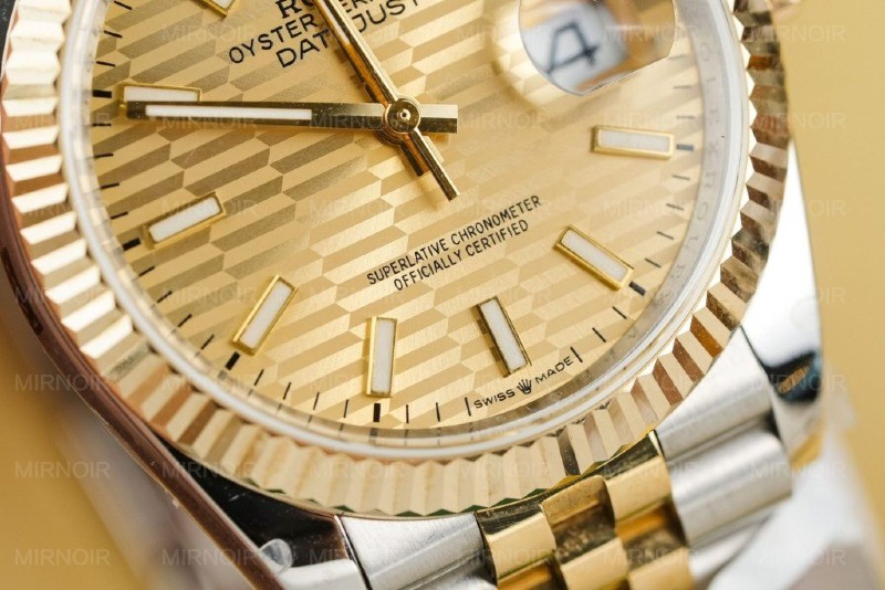 Dong-Ho-Rolex-Che-Tac-DateJust-126233-Mat-Nep-Gap-Boc-Vang-GM-Factory-36mm-5-1024x683.jpg