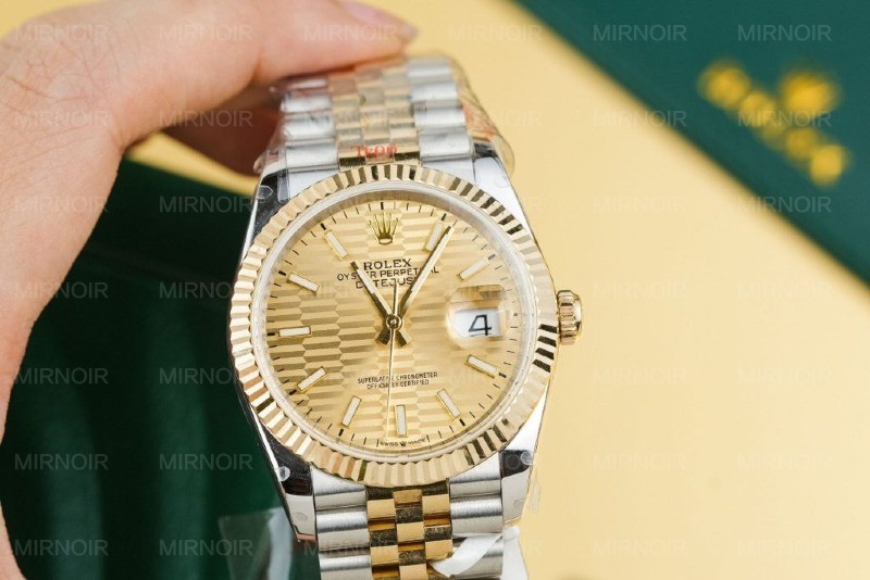 Dong-Ho-Rolex-Che-Tac-DateJust-126233-Mat-Nep-Gap-Boc-Vang-GM-Factory-36mm-8-1024x683.jpg