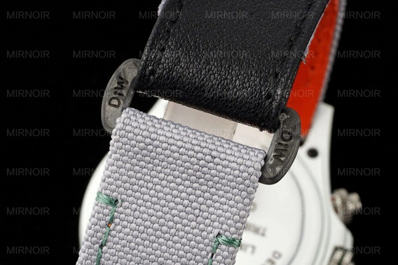 Dong-Ho-Rolex-Daytona-Diw-Carbo-Alpine-Replica-Cao-Cap-Nhat-40mm-1.jpg