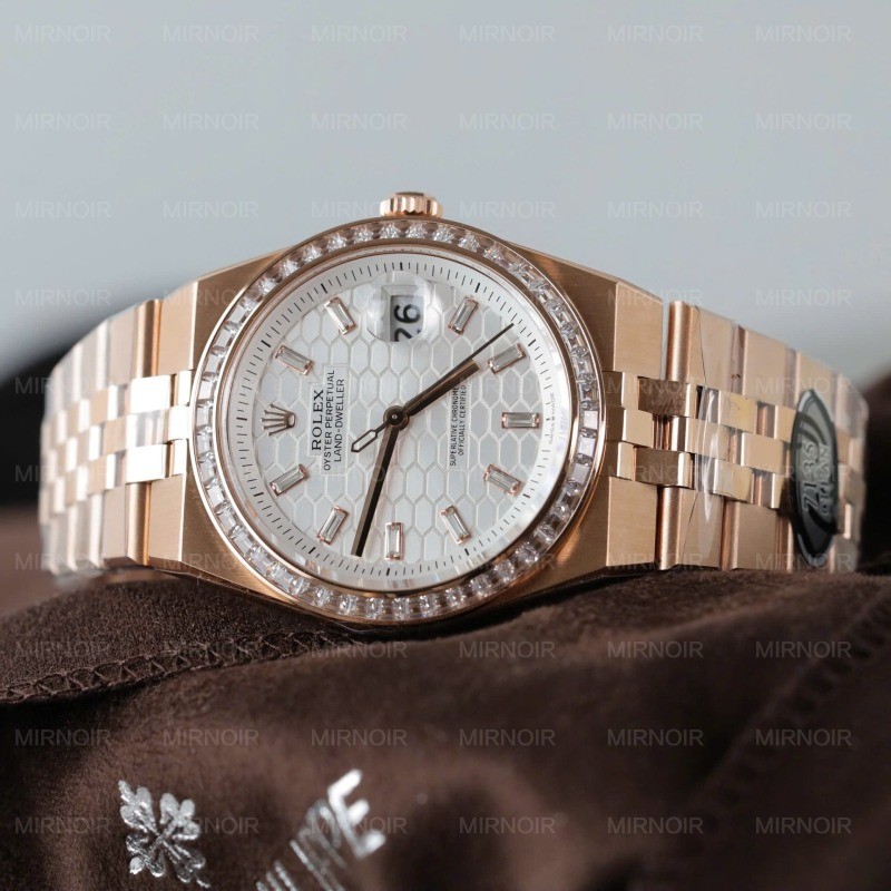 Dong-Ho-Rolex-Land-Dweller-127334-Che-Tac-Mat-Trang-Hoa-Tiet-To-Ong-Dinh-Da-Baguette-40mm-2.jpg