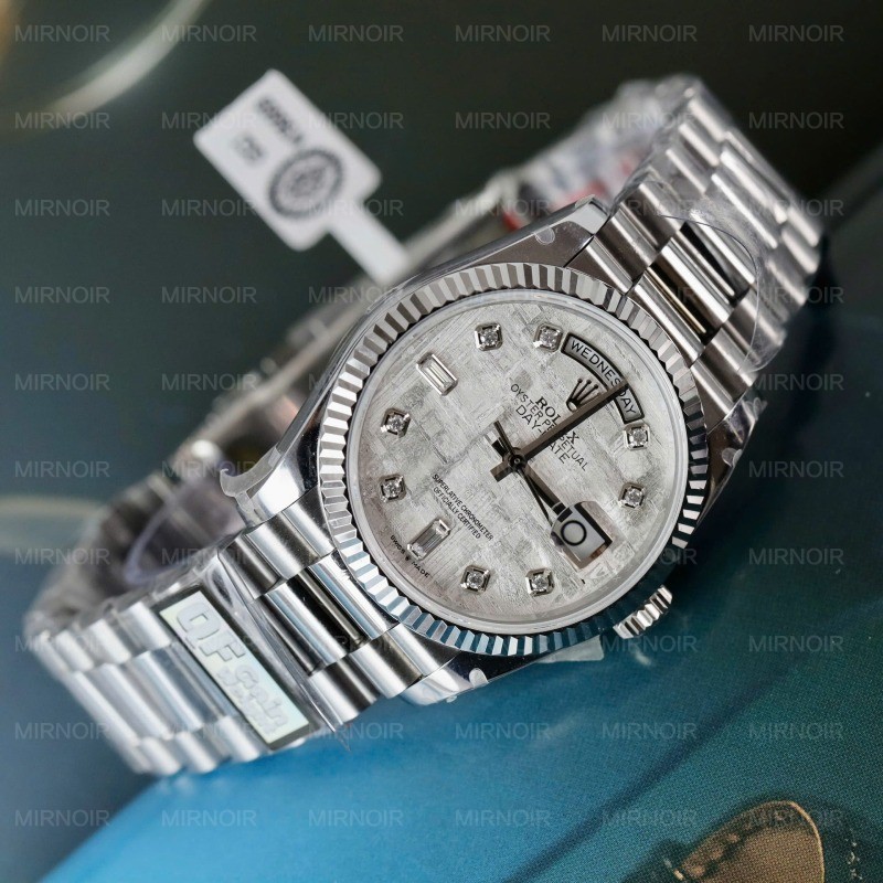 Dong-Ho-Rolex-Day-Date-Mat-Thien-Thach-Che-Tac-Coc-So-Kim-Cuong-Moissanite-Xuong-QF-36mm-4.jpg