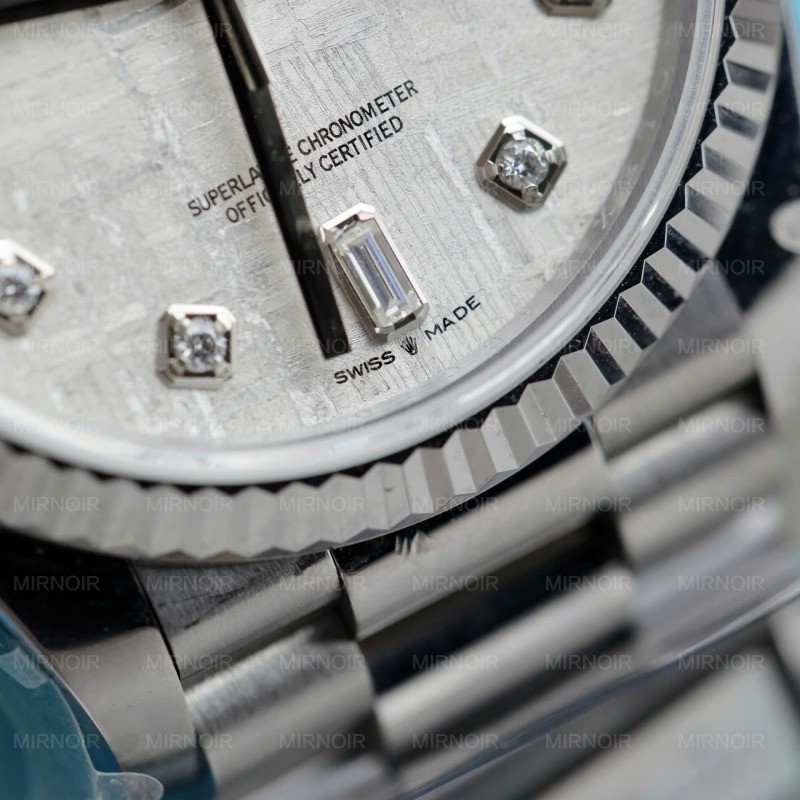 Dong-Ho-Rolex-Day-Date-Mat-Thien-Thach-Che-Tac-Coc-So-Kim-Cuong-Moissanite-Xuong-QF-36mm-6.jpg