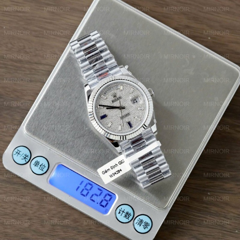 Dong-Ho-Rolex-Day-Date-Che-Tac-Mat-So-Dinh-Full-Kim-Cuong-Moissanite-Xuong-GM-40mm-2-1024x1024.jpg
