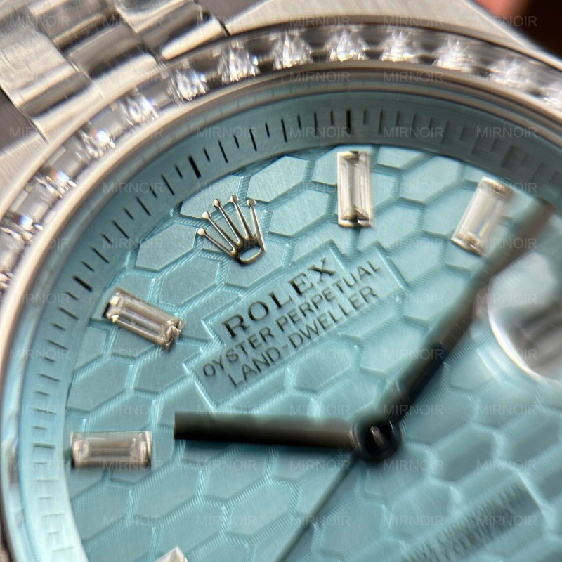 Dong-Ho-Rolex-Land-Dweller-127336-Che-Tac-Mat-Xanh-Bang-Hoa-Tiet-To-Ong-Dinh-Da-Baguette-40mm-4.jpg