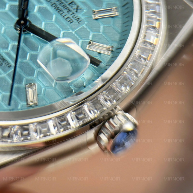 Dong-Ho-Rolex-Land-Dweller-127336-Che-Tac-Mat-Xanh-Bang-Hoa-Tiet-To-Ong-Dinh-Da-Baguette-40mm-6.jpg