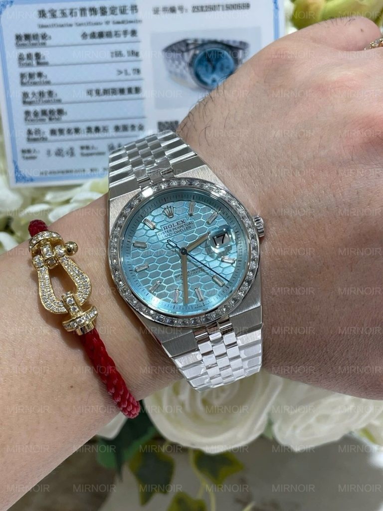 Dong-Ho-Rolex-Che-Tac-Land-Dweller-127286TBR-Boc-Vang-Trang-18K-Kim-Cuong-Moissanite-40mm-1-768x1024.jpg